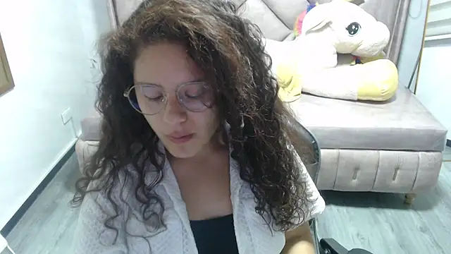 Snapshot of Velvet_Moon_V chatting on November 2025 01:24:03 PM Velvet Moon V online show from November 2025 01:24:03 PM