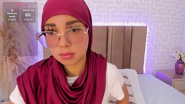 Snapshot of naishaa_ chatting on July 2026 05:48:02 PM naishaa online show from July 2026 05:48:02 PM