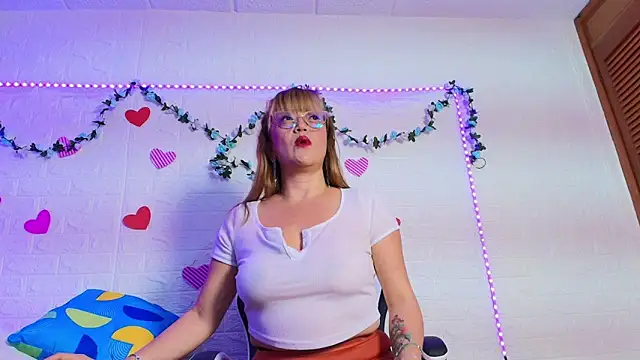 naomi diamond  online show from October 2025 11:09:01 AM