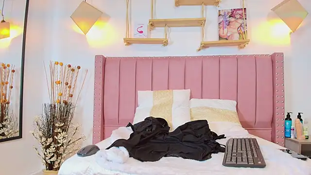 Snapshot of Blushhabex chatting on October 2025 01:33:02 PM Blushhabex online show from October 2025 01:33:02 PM