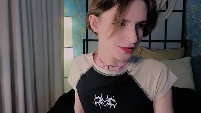 madi snow online show from October 2025 01:01:02 PM