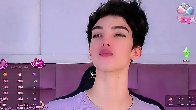 Baby FenixTS online show from November 2025 12:48:01 PM