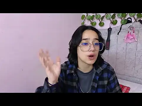 katalinathxandbritney1 online show from September 2025 09:31:01 PM