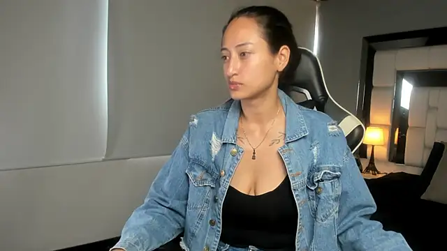 Adhara7 online show from December 2025 07:23:02 PM