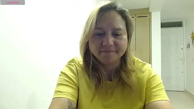 Snapshot of haashkyo chatting on June 2026 03:52:02 AM haashkyo online show from June 2026 03:52:02 AM