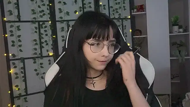 BereniceBattersby online show from September 2025 08:32:02 PM