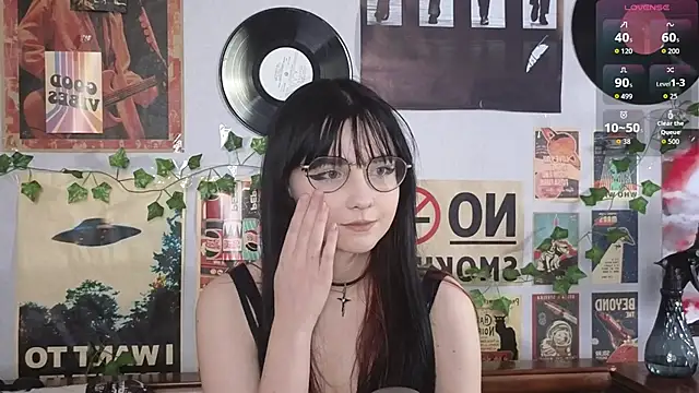 BereniceBattersby online show from November 2025 09:41:02 AM