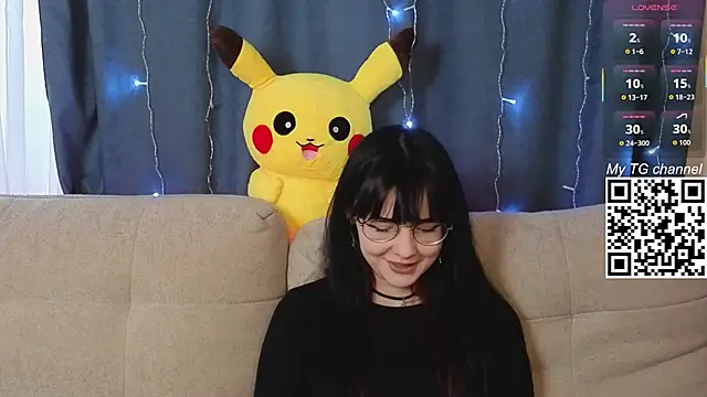 BereniceBattersby online show from November 2025 09:08:01 AM