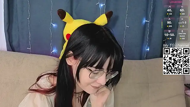 BereniceBattersby online show from November 2025 09:31:01 AM