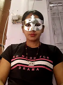 poojam93 online show from September 2025 01:43:01 AM