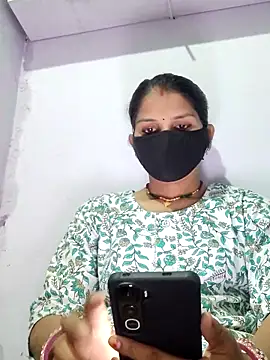 poojam93 online show from October 2025 02:47:02 PM