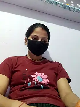 poojam93 online show from October 2025 04:30:02 PM