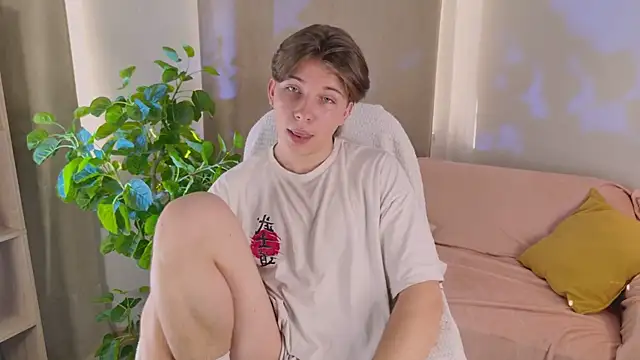 Snapshot of Robby_Manson chatting on October 2025 01:09:02 PM Robby Manson online show from October 2025 01:09:02 PM