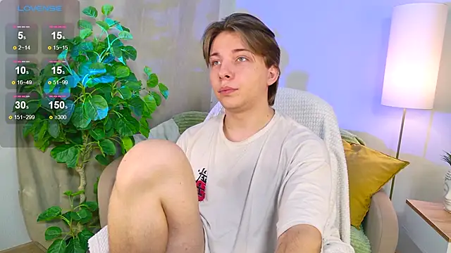 Snapshot of Robby_Manson chatting on October 2025 01:32:02 PM Robby Manson online show from October 2025 01:32:02 PM