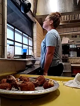 sarahkat86 online show from September 2025 10:23:01 PM