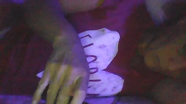 sarahkat86 online show from January 2026 03:21:02 AM