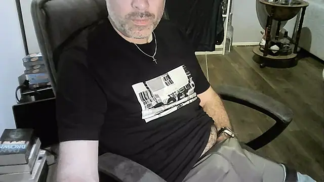 Chrisprngr online show from August 2026 07:50:02 PM