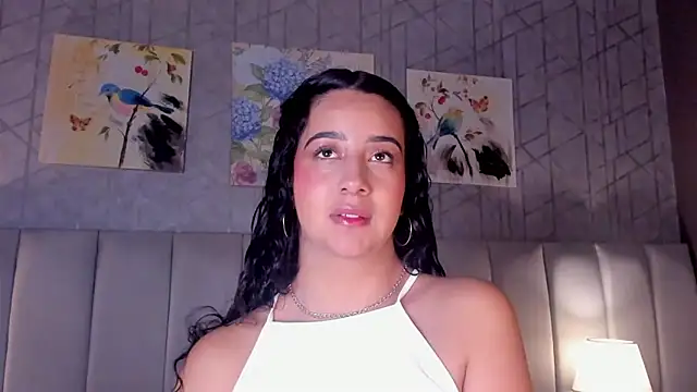 BellaSwwan online show from October 2025 01:18:01 PM