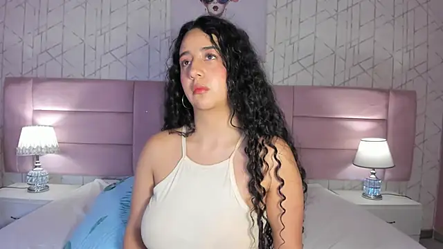 BellaSwwan online show from December 2025 07:53:02 PM