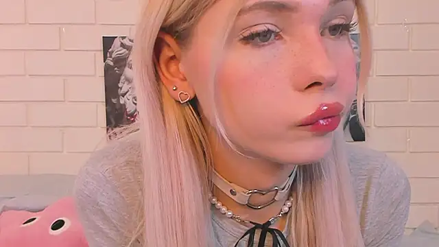 Blondy Fina online show from October 2025 04:53:01 AM