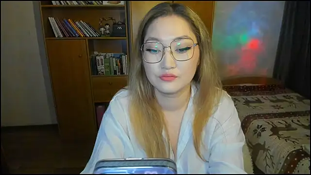 lyra x online show from January 2026 07:56:02 PM