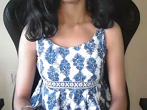 Simmi Ji online show from November 2025 04:48:02 AM