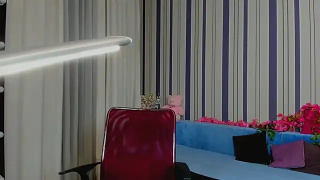 MilanaAlvis online show from November 2025 01:24:03 PM