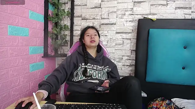 maily can online show from November 2025 01:11:01 PM