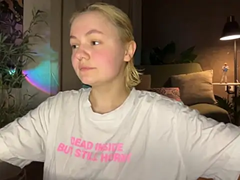 MoonIvy  online show from May 2026 07:37:02 PM