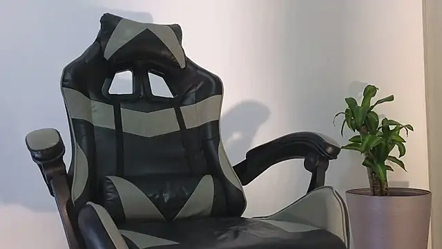 Wyatt Rose online show from September 2025 12:47:01 AM