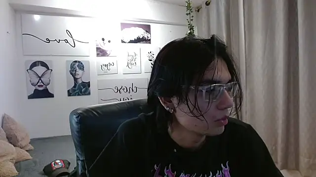 davoxer online show from October 2025 03:29:02 AM