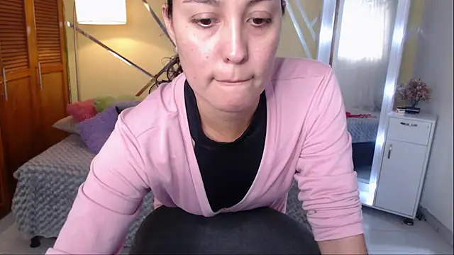 shirleyrojas online show from October 2025 07:47:01 PM