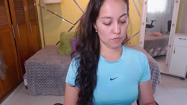 shirleyrojas online show from October 2025 08:00:02 PM