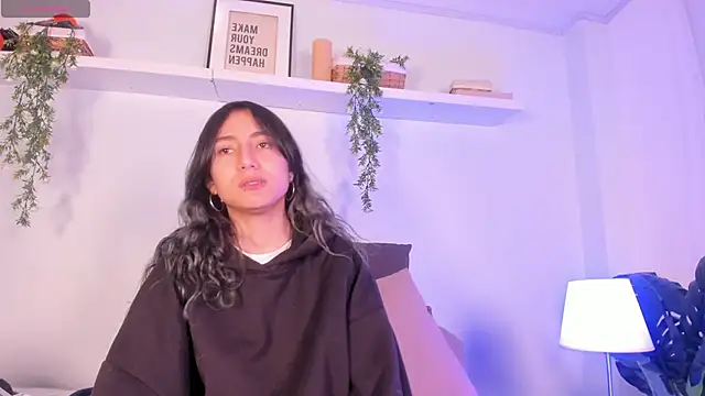 Snapshot of Vampgyal chatting on November 2025 09:41:02 PM Vampgyal online show from November 2025 09:41:02 PM