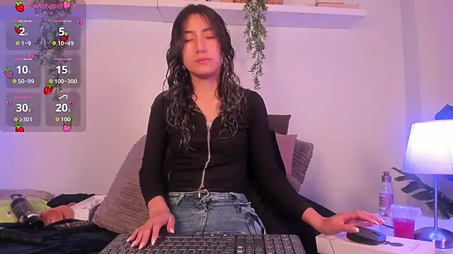 Snapshot of Vampgyal chatting on November 2025 09:58:01 PM Vampgyal online show from November 2025 09:58:01 PM