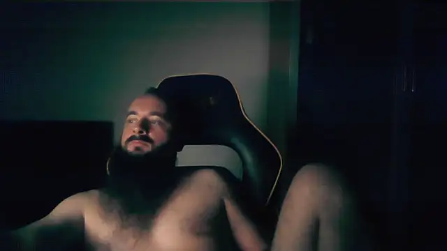 LondonMan1988 online show from November 2025 04:53:01 PM