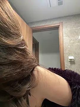 anna yngs online show from October 2025 12:20:01 AM