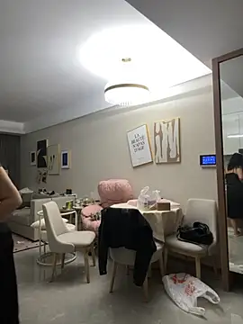 anna yngs online show from October 2025 12:47:01 PM