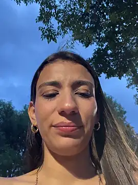 -juicy  online show from November 2025 10:32:02 PM