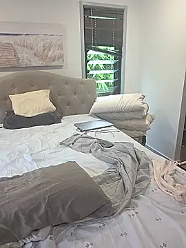 iamthepublickmasterbater online show from February 2026 11:00:01 PM