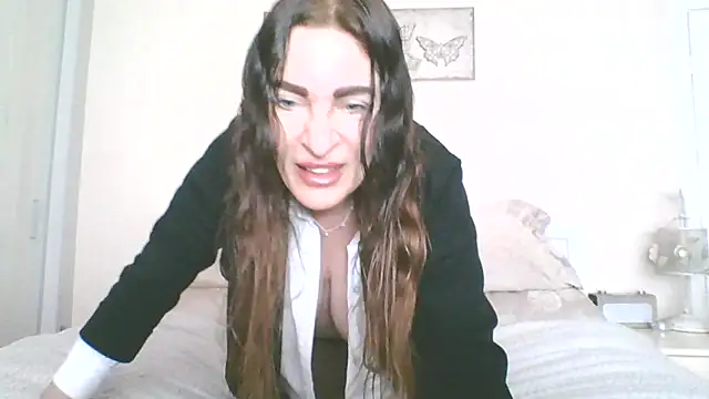 EllaKent online show from April 2026 08:43:01 AM