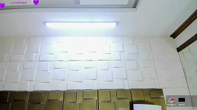 VioletLux online show from October 2025 07:47:02 PM