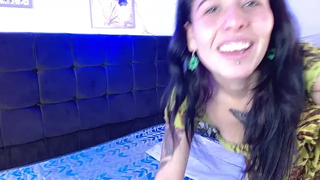 Aprhil Blaze online show from November 2025 02:41:02 PM