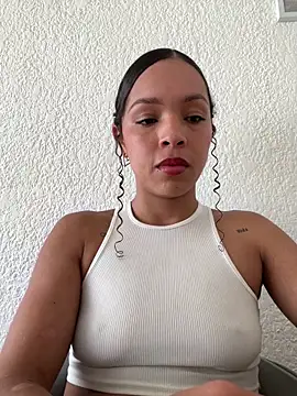 Yasmin777  online show from March 2026 05:28:02 PM