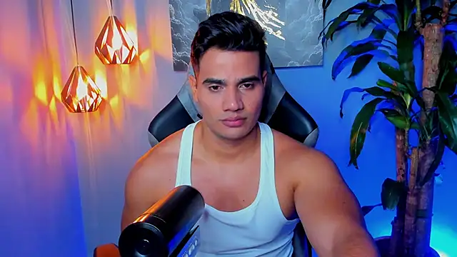 AndresR3 online show from November 2025 10:09:02 PM