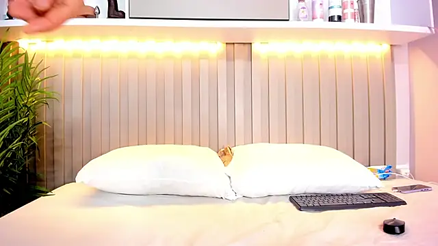 natalyWilliams online show from November 2025 12:37:01 PM