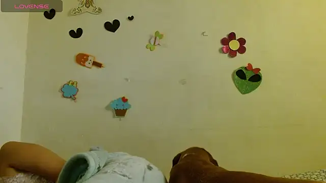 Akasha001 online show from October 2025 12:17:02 PM