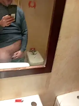 manchego85 online show from December 2025 09:57:01 PM