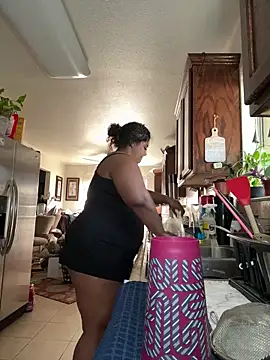 1n0nlythroat online show from September 2025 05:25:01 PM