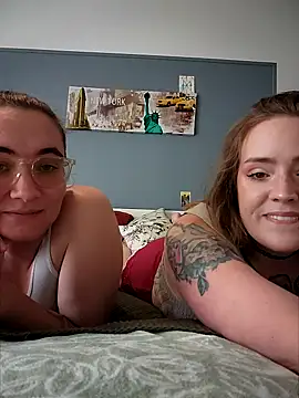 Snapshot of AndHerXO chatting on January 2026 01:05:01 PM AndHerXO online show from January 2026 01:05:01 PM